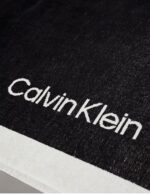 telo-mare-ku00128-calvin-klein-black-dettaglio